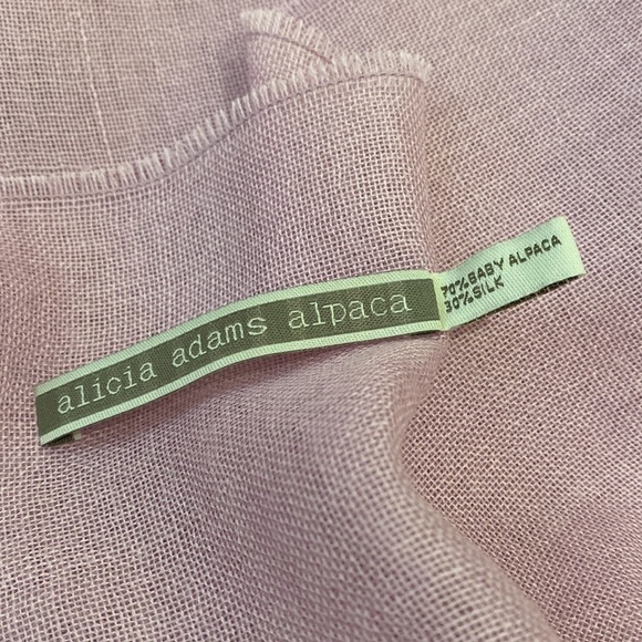 Alicia Adams Alpaca 70%baby alpaca 30%silk wrap -scarf .Perfect condition - Picture 4 of 5